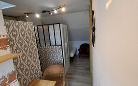 Studio D Hotes